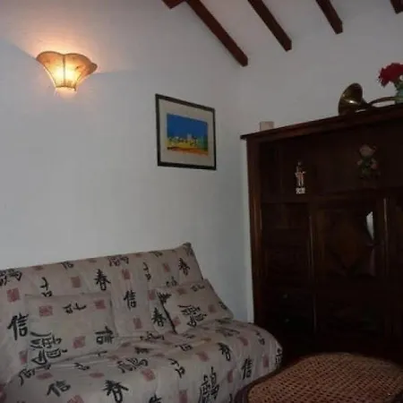 House L'ensouleillat 度假居 Montferrier